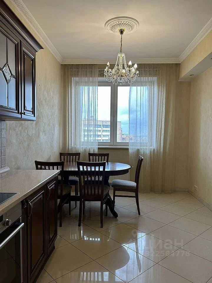 4-комнатная квартира, 160 м² — фотография 3