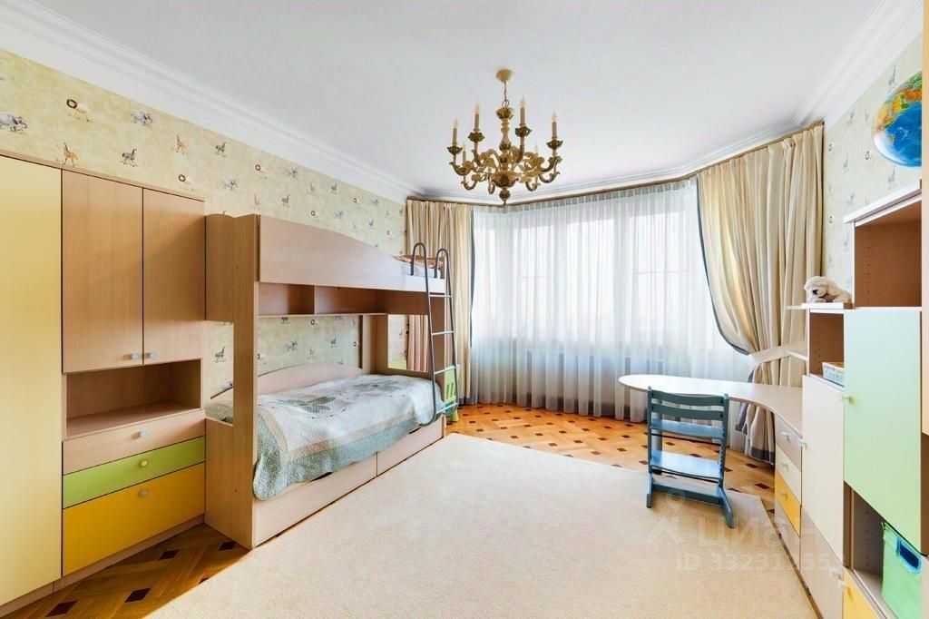 4-комнатная квартира, 140 м² — фотография 3