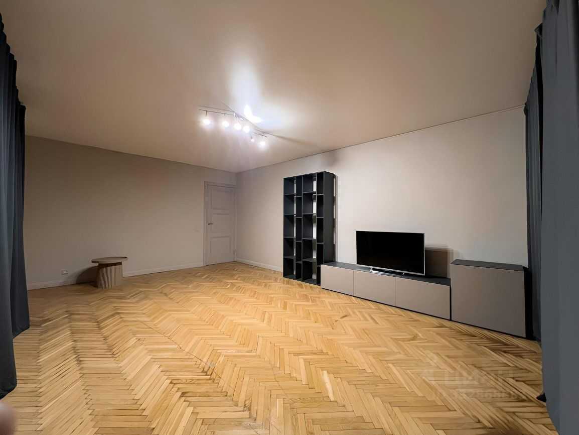 2-комнатная квартира, 67 м² — фотография 2