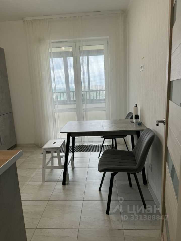 2-комнатная квартира, 56 м² — фотография 3