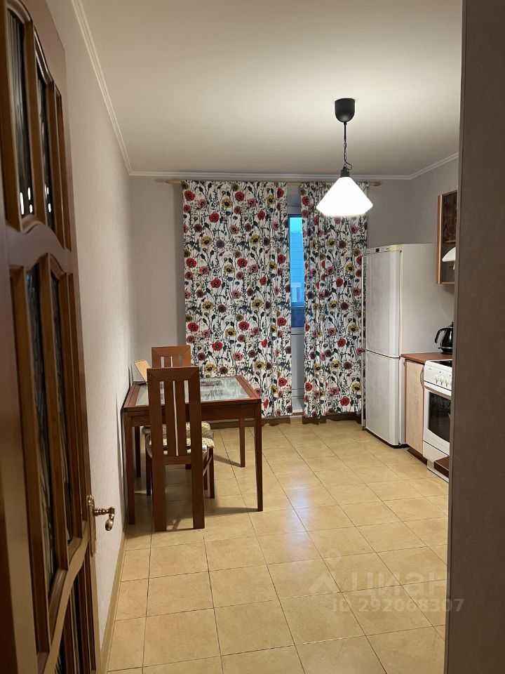2-комнатная квартира, 68 м² — фотография 3