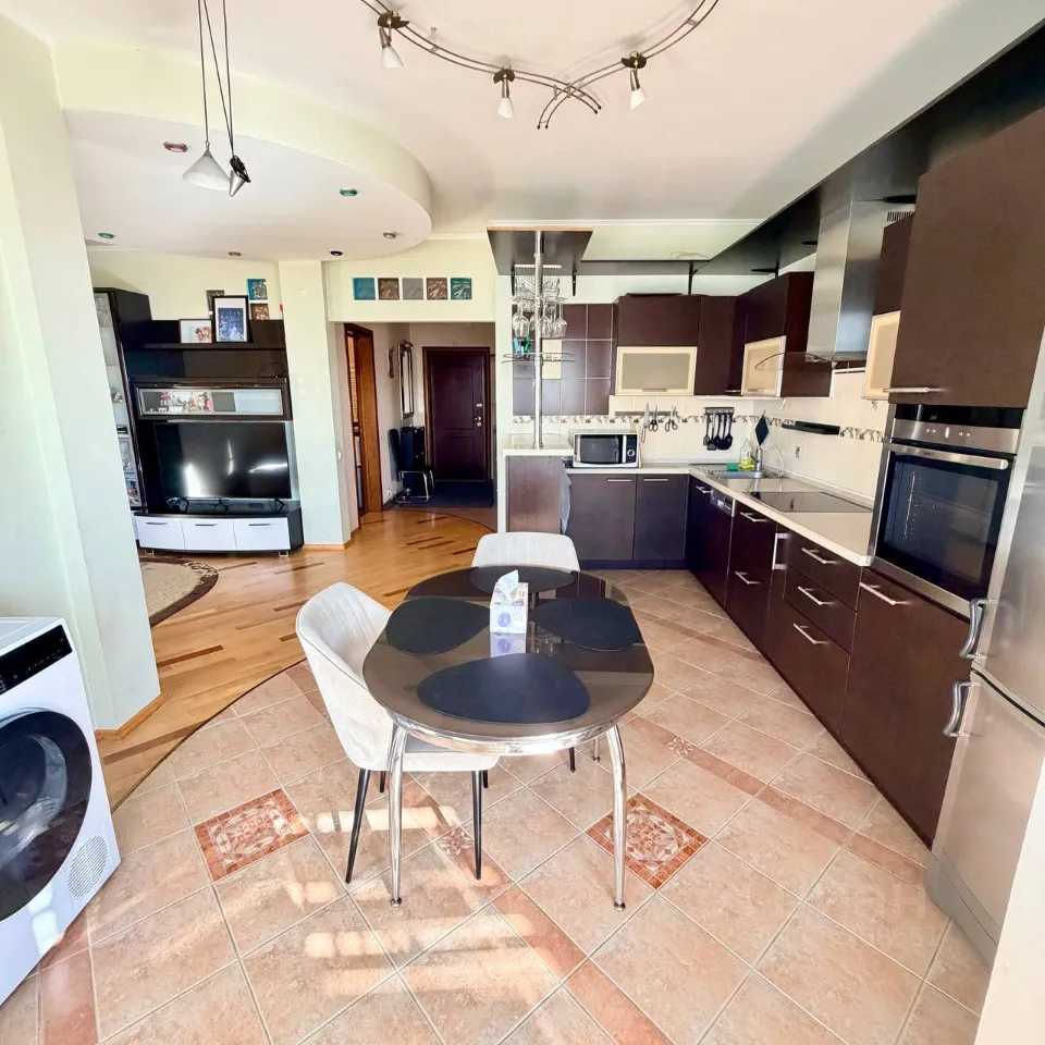 2-комнатная квартира, 69 м² — фотография 3