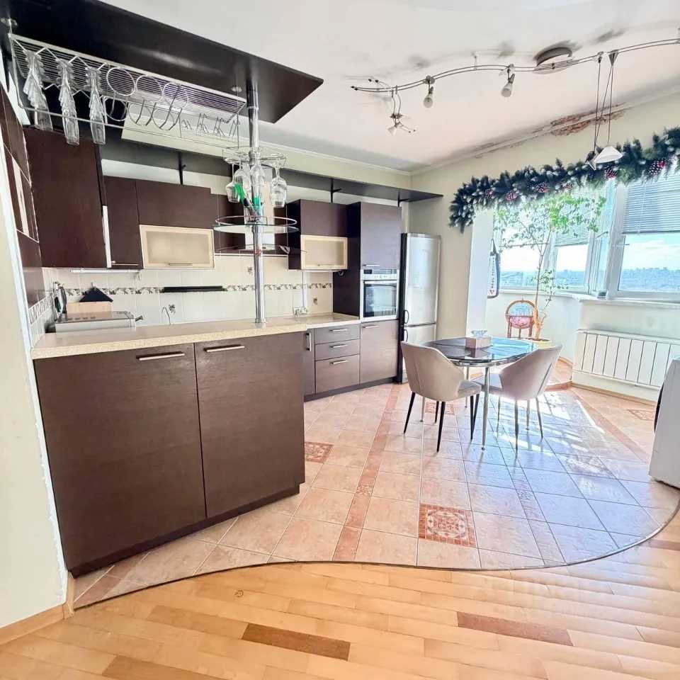 2-комнатная квартира, 69 м² — фотография 2