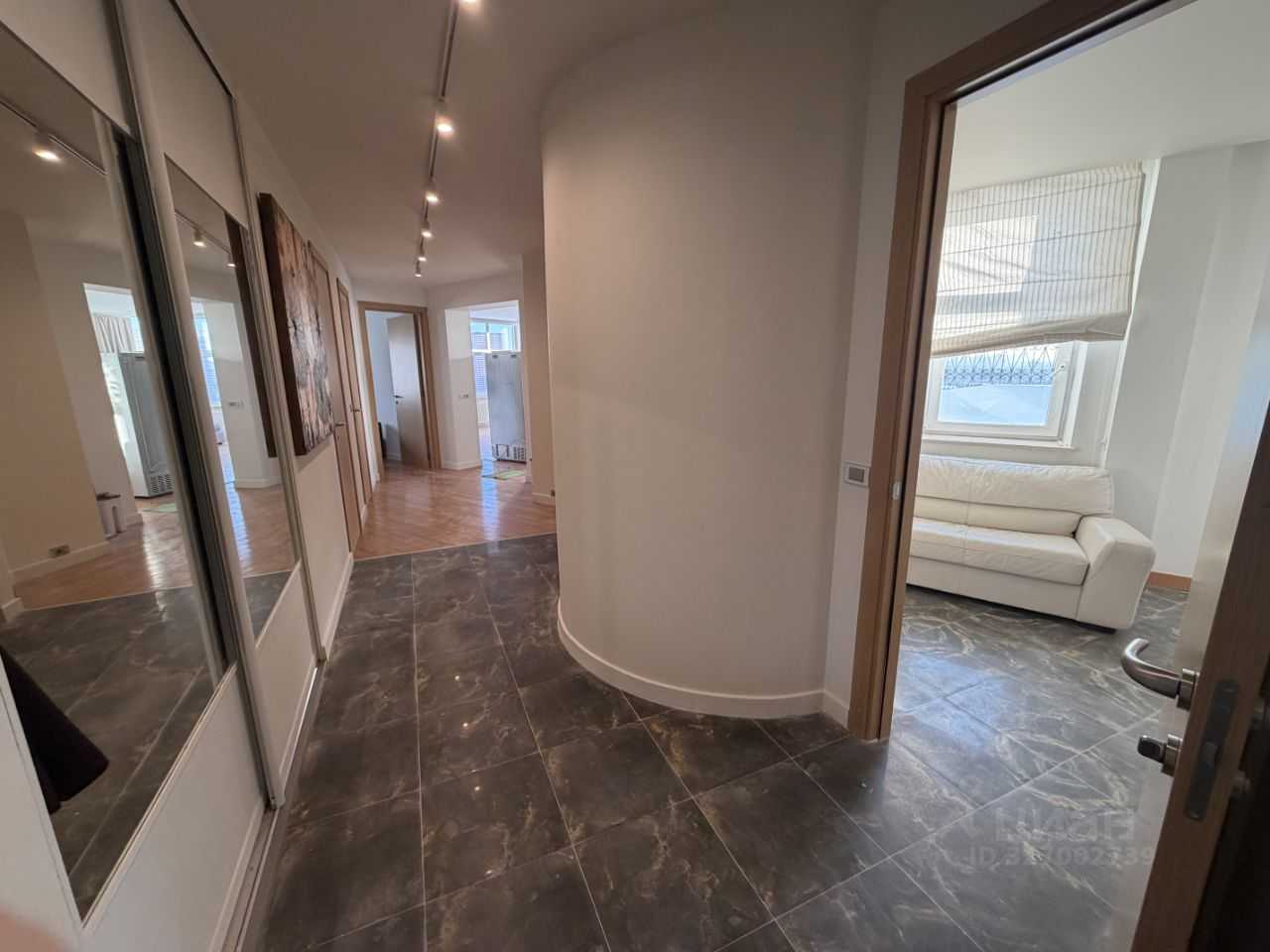 4-комнатная квартира, 130 м² — фотография 2