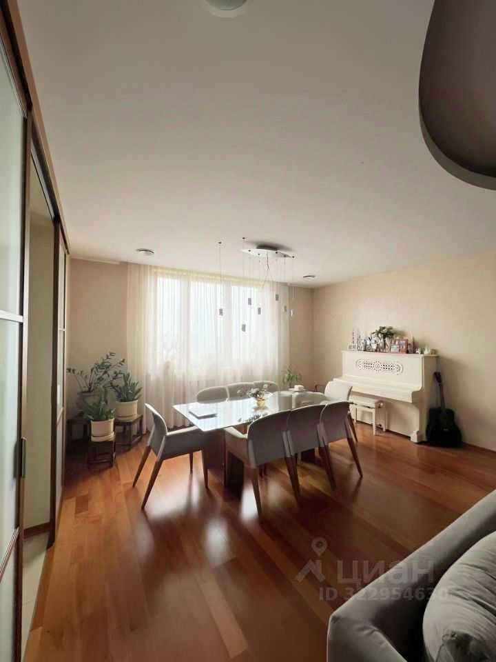 4-комнатная квартира, 195 м² — фотография 2