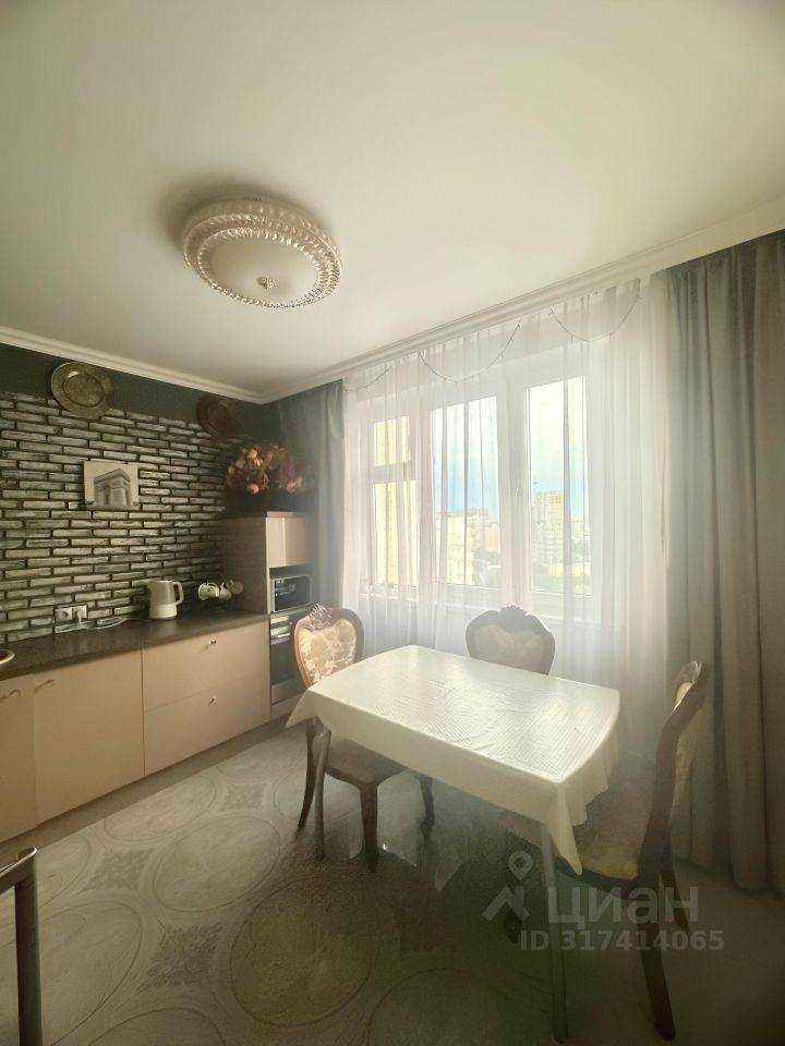 3-комнатная квартира, 77 м² — фотография 2