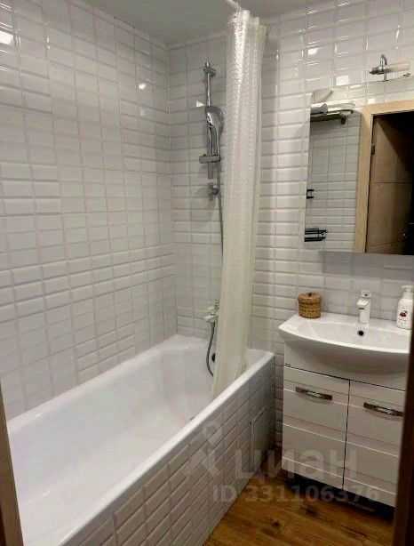 2-комнатная квартира, 57 м² — фотография 2
