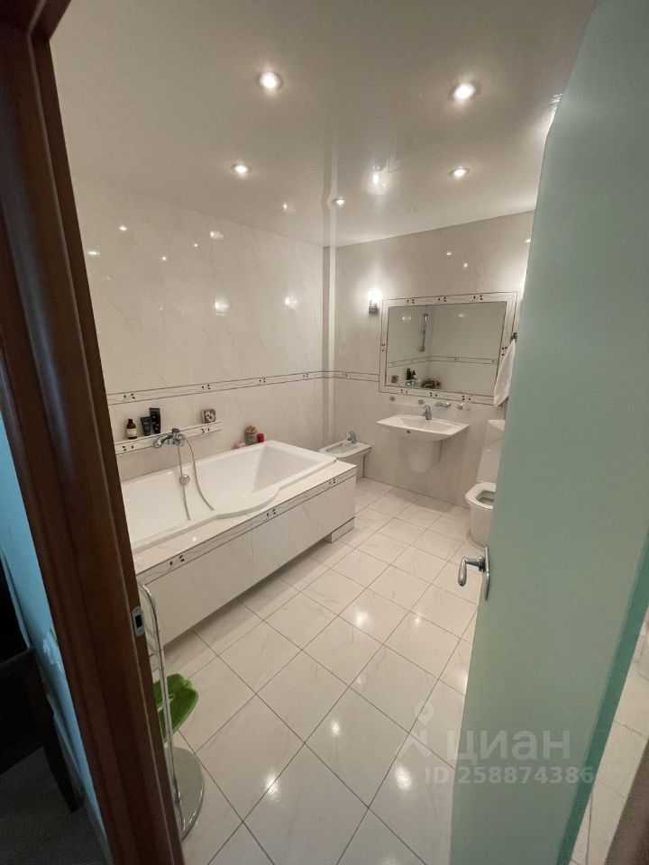 4-комнатная квартира, 160 м² — фотография 3