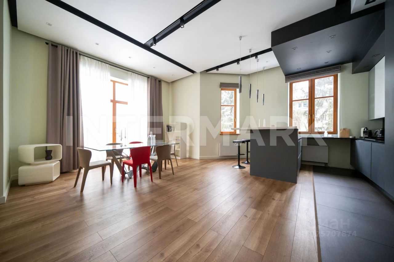 4-комнатная квартира, 180 м² — фотография 2