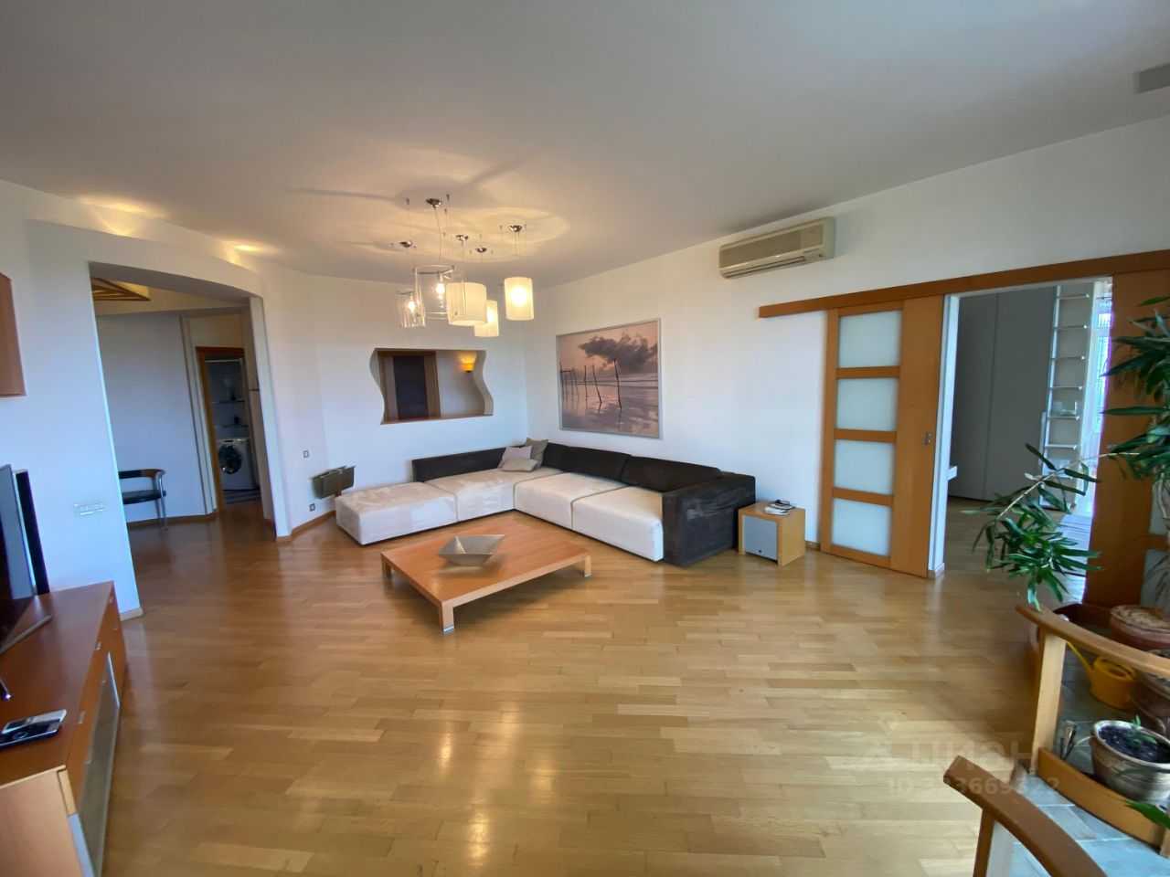4-комнатная квартира, 213,5 м² — фотография 2