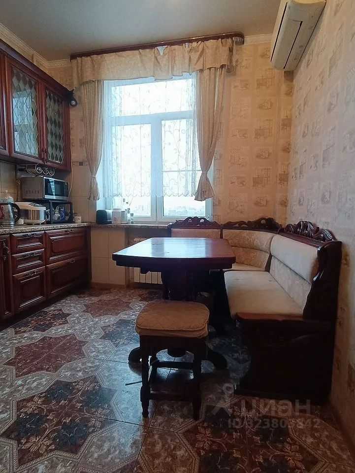 2-комнатная квартира, 56 м² — фотография 2