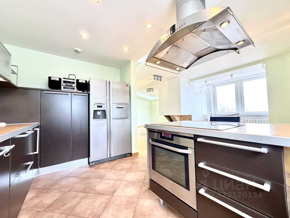 4-комнатная квартира, 140 м²
