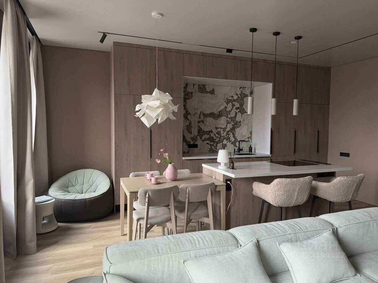 2-комнатная квартира, 70 м² — фотография 2