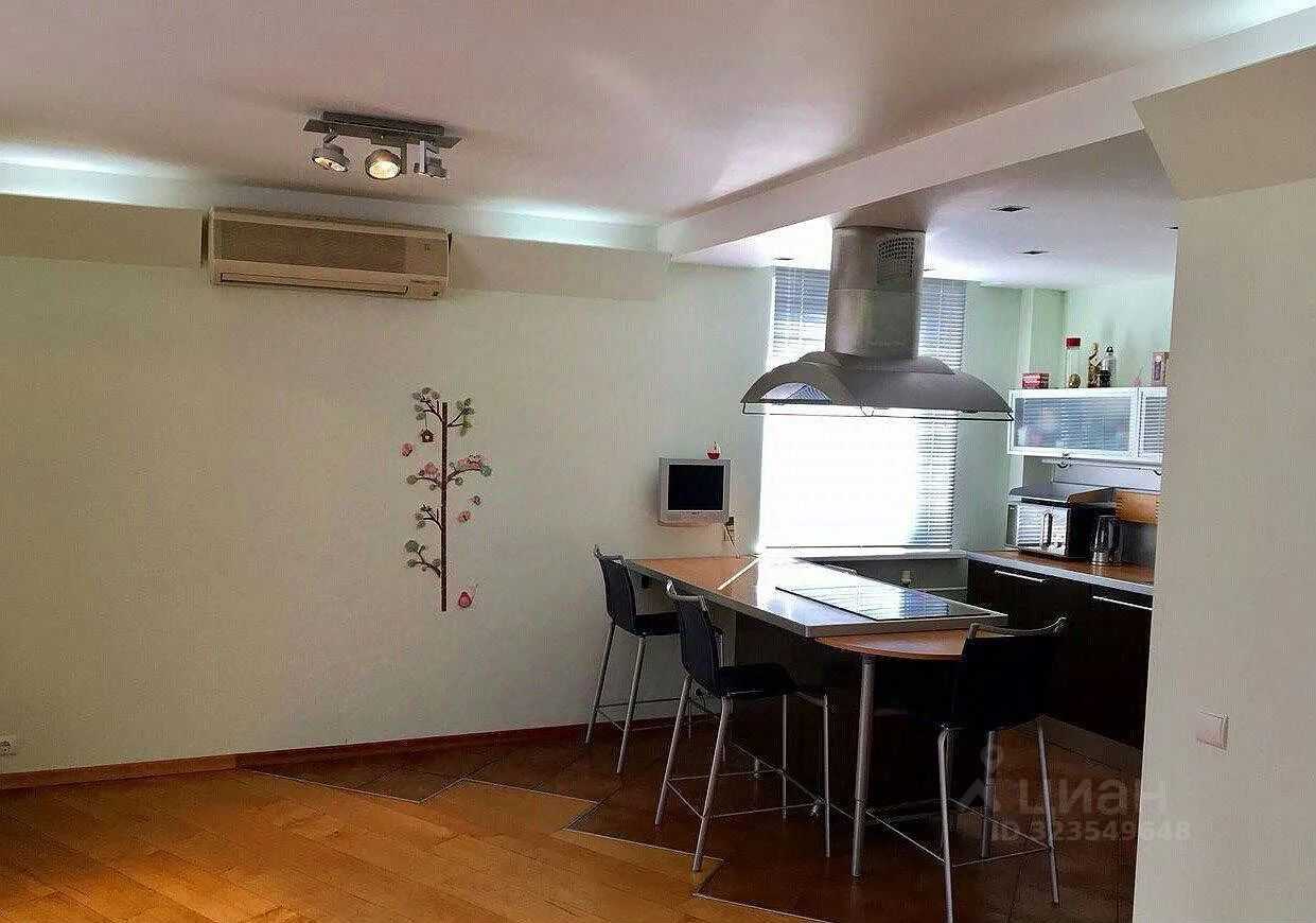 4-комнатная квартира, 140 м² — фотография 2