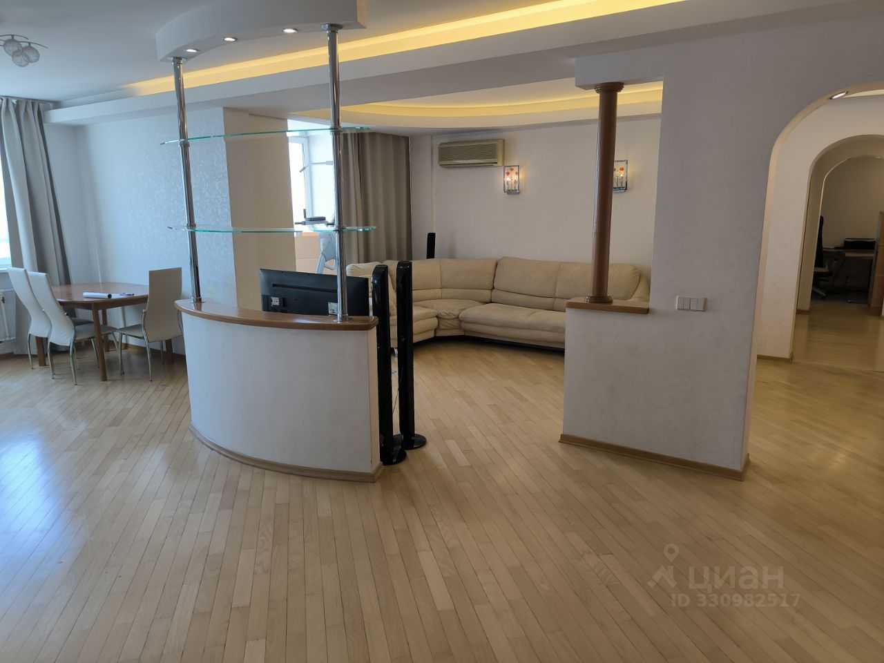 4-комнатная квартира, 130 м² — фотография 2