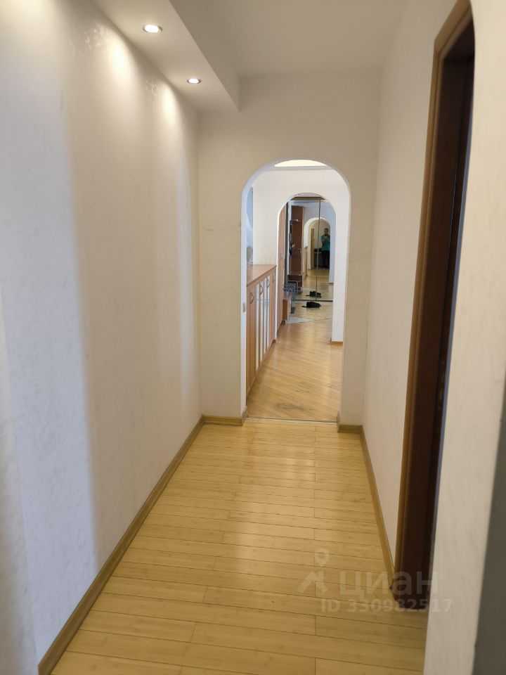 4-комнатная квартира, 130 м² — фотография 3