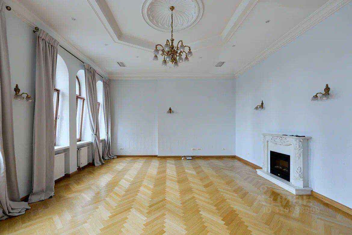 4-комнатная квартира, 180 м²