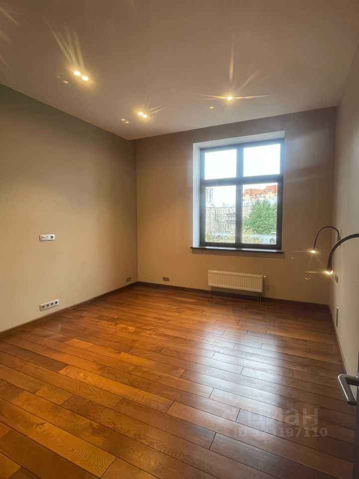4-комнатная квартира, 145 м² — фотография 3