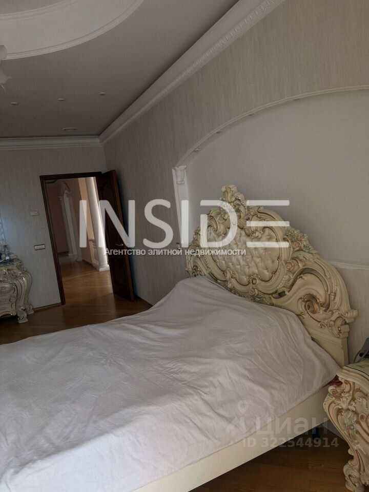 4-комнатная квартира, 220 м² — фотография 2