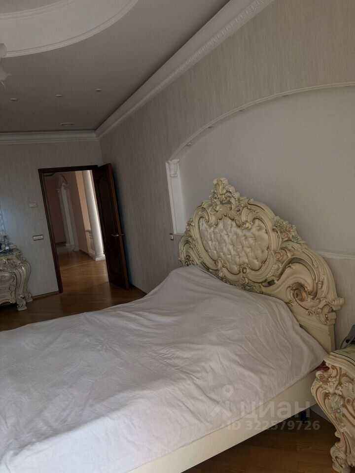 4-комнатная квартира, 220 м² — фотография 3