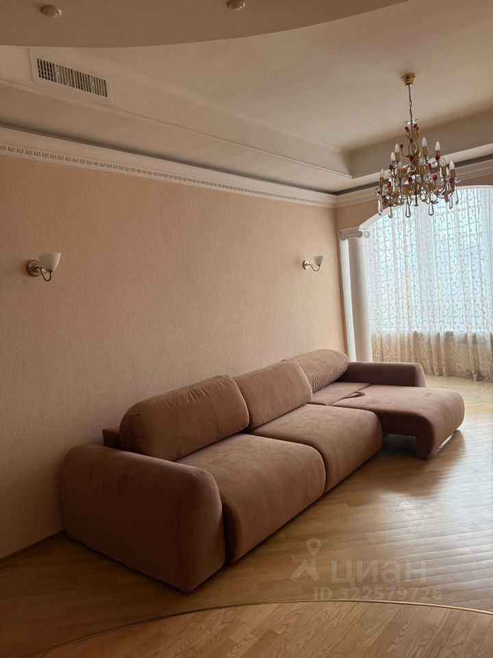4-комнатная квартира, 220 м² — фотография 2