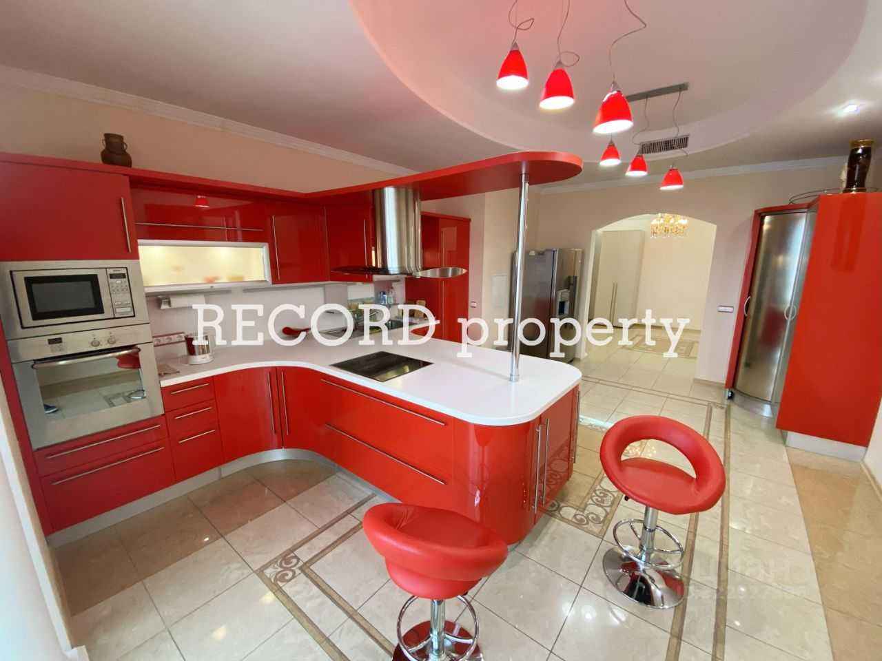4-комнатная квартира, 220 м² — фотография 3