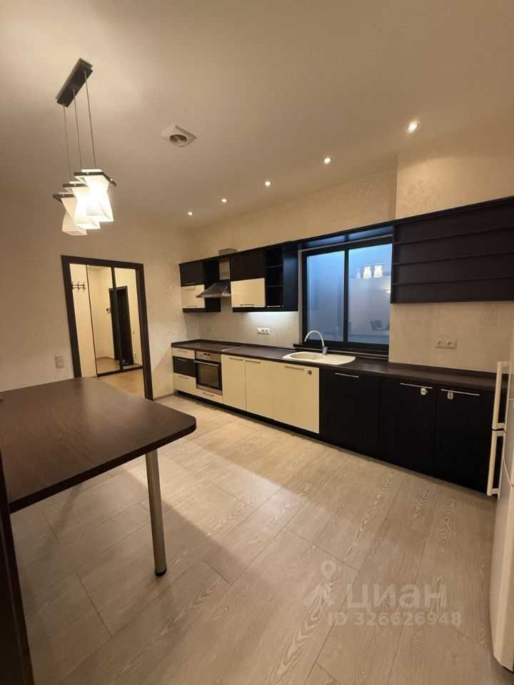 4-комнатная квартира, 150 м² — фотография 2