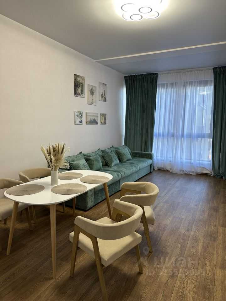 2-комнатная квартира, 80,6 м² — фотография 2