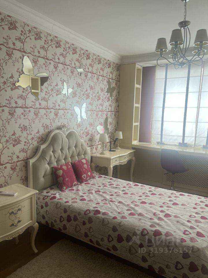 5-комнатная квартира, 180 м²