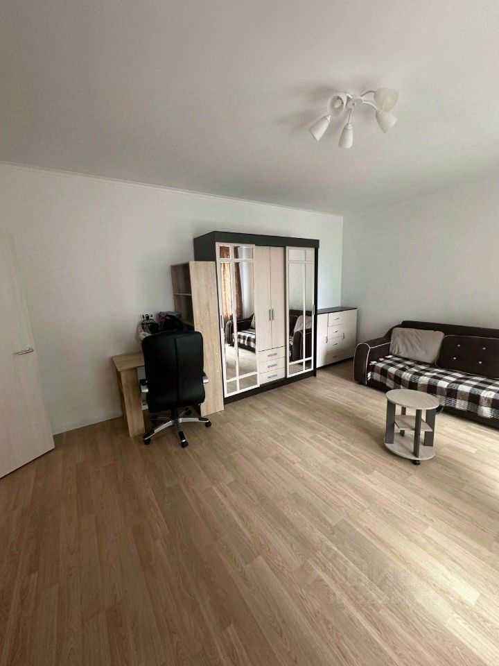2-комнатная квартира, 70 м² — фотография 3