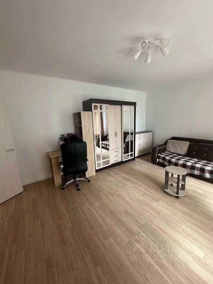 2-комнатная квартира, 70 м² — фотография 2