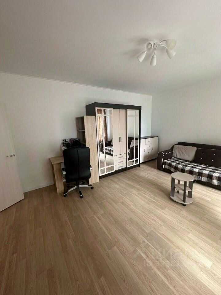 2-комнатная квартира, 70 м² — фотография 3