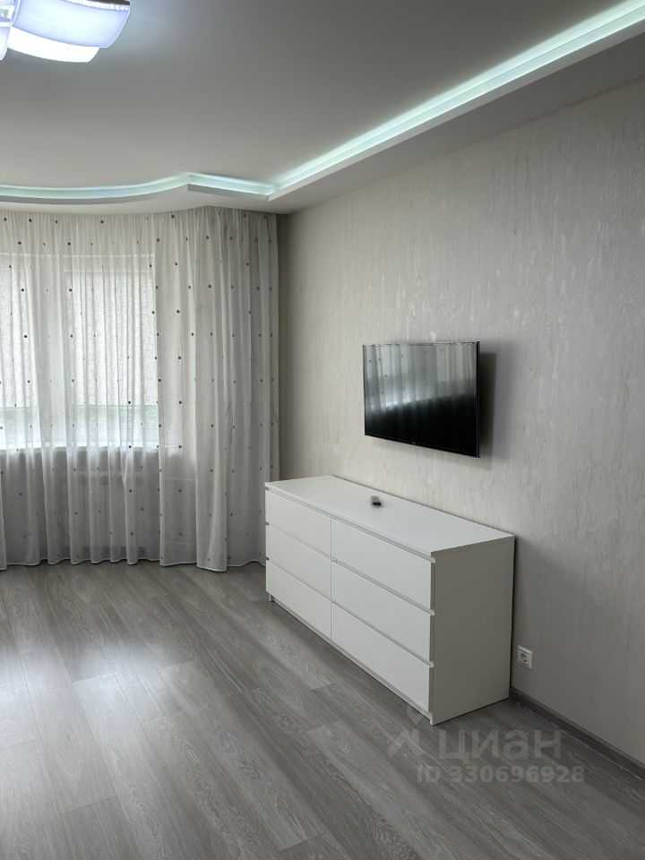 1-комнатная квартира, 52 м² — фотография 2