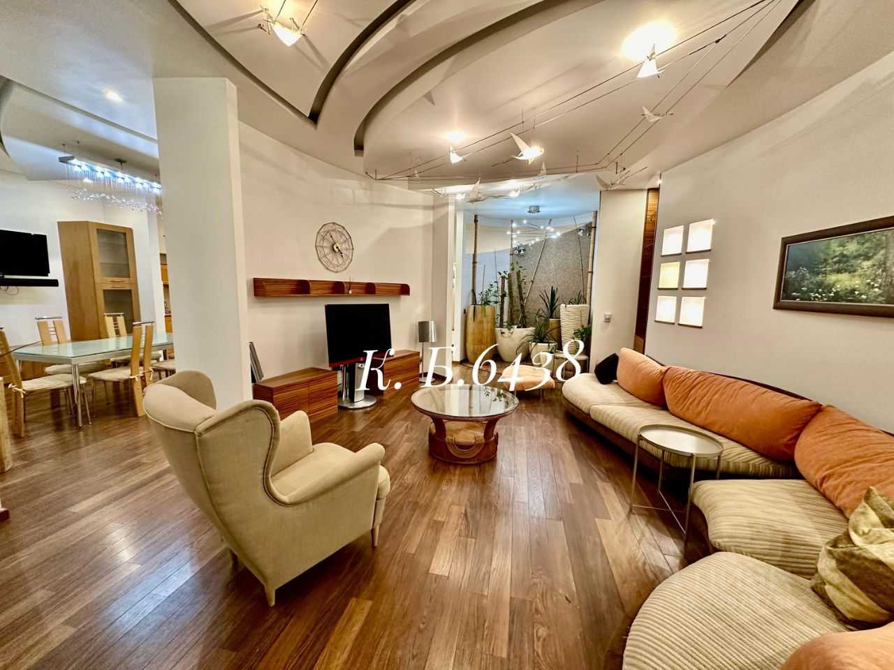 5-комнатная квартира, 206 м²