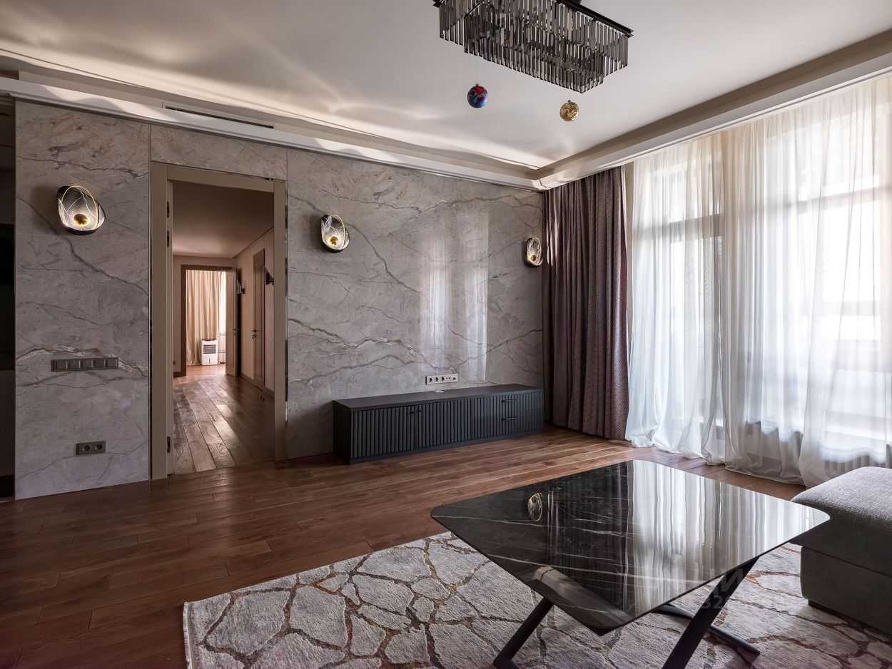 5-комнатная квартира, 200 м²
