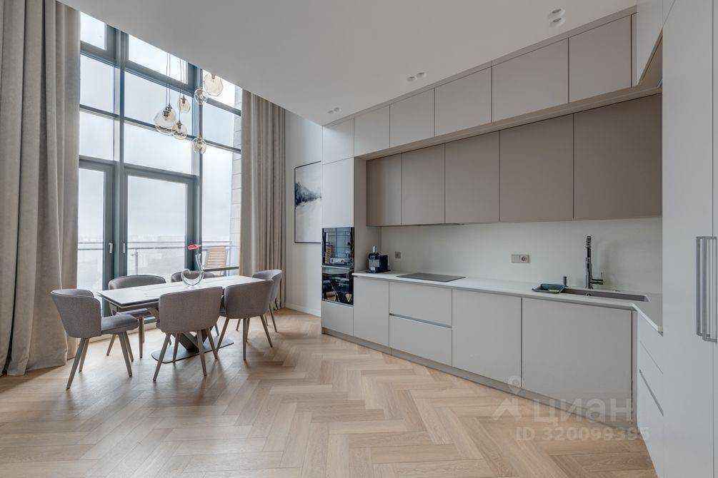 4-комнатная квартира, 180 м²