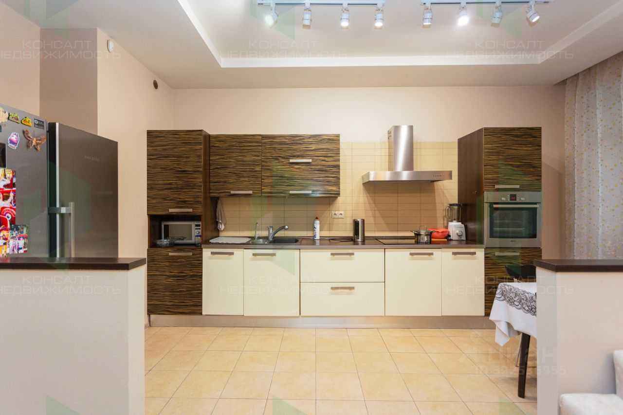 4-комнатная квартира, 135 м² — фотография 3
