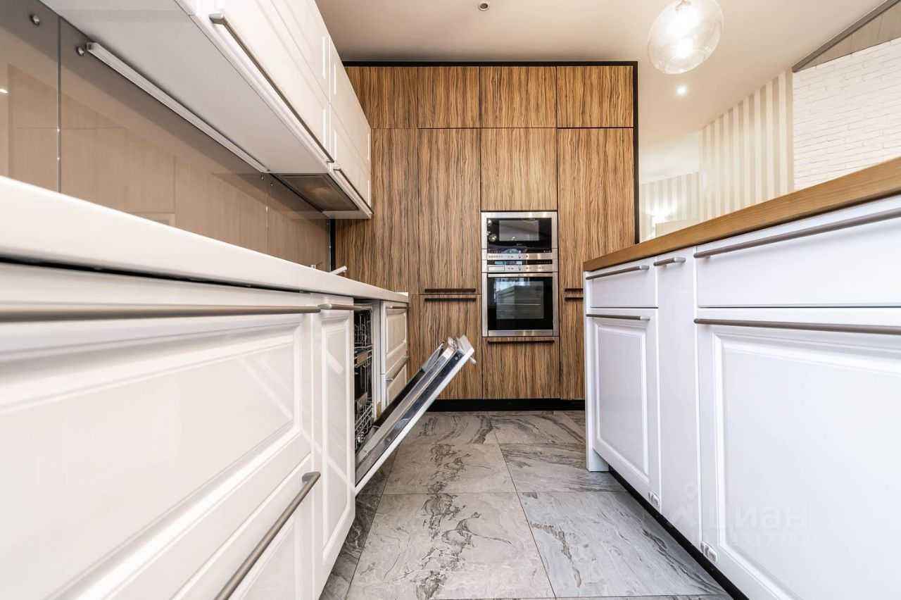4-комнатная квартира, 135 м² — фотография 3