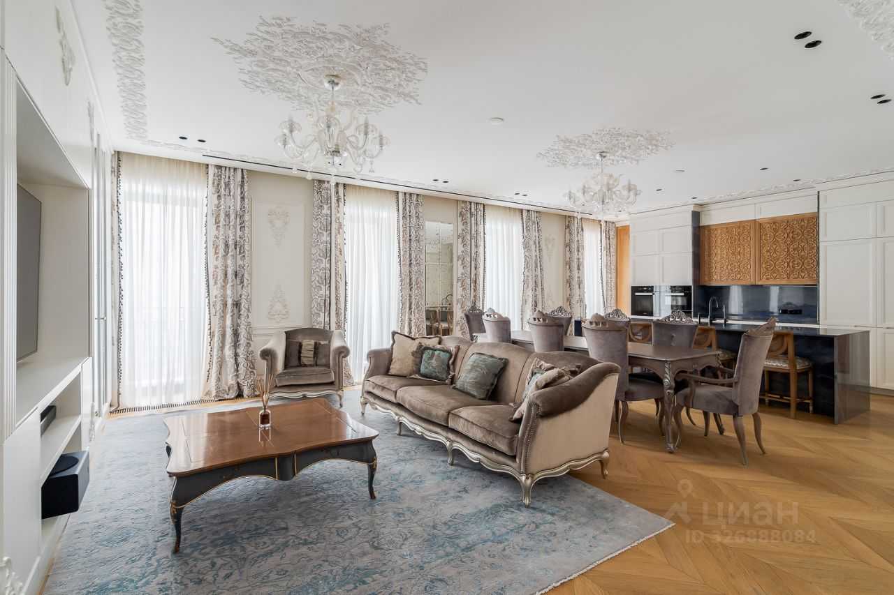 4-комнатная квартира, 220 м²