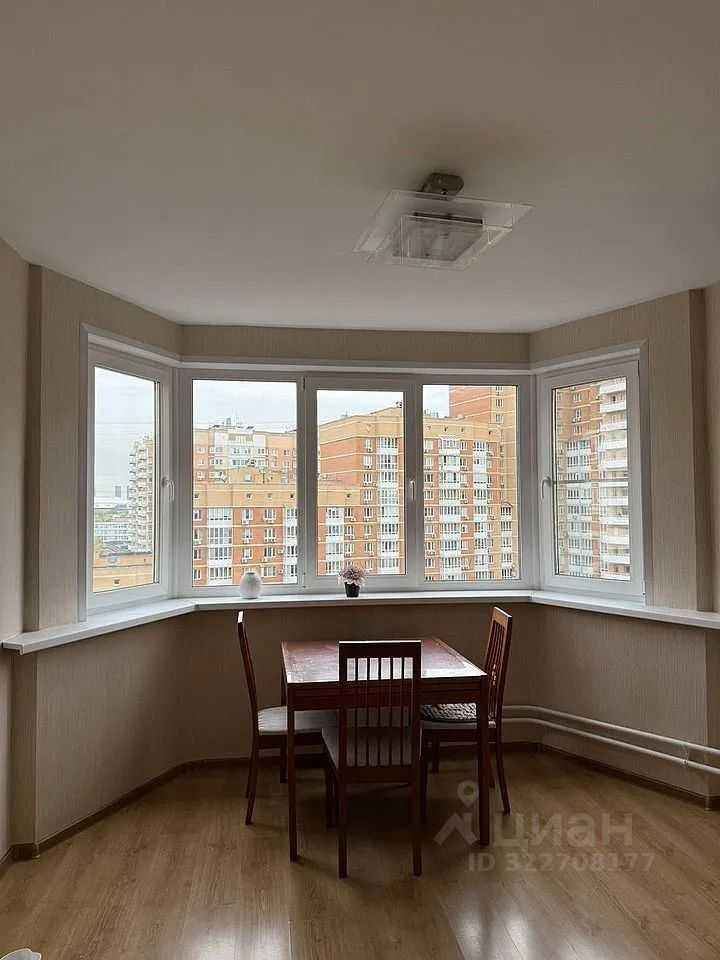 2-комнатная квартира, 66 м² — фотография 2