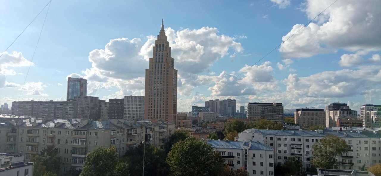 1-комнатная квартира, 55 м² — фотография 2