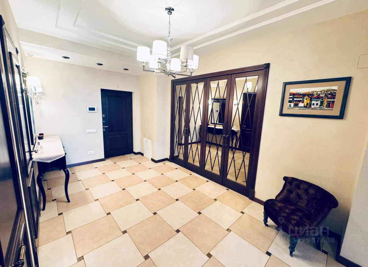 2-комнатная квартира, 132 м² — фотография 2