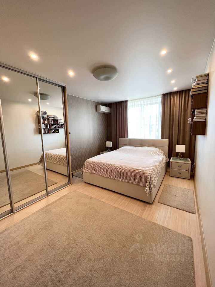 2-комнатная квартира, 56 м² — фотография 2