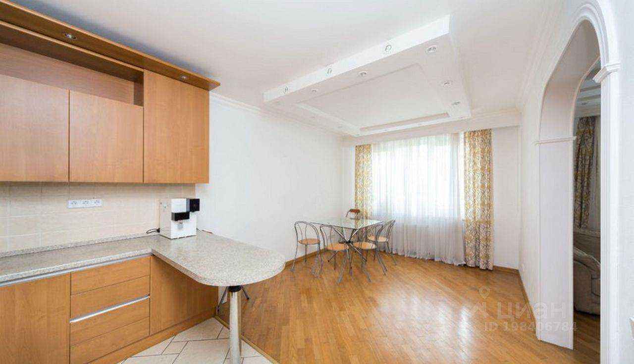 4-комнатная квартира, 125 м² — фотография 2