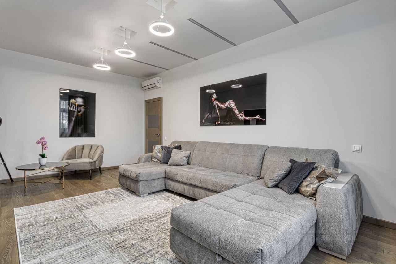 2-комнатная квартира, 76 м² — фотография 2