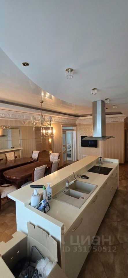 4-комнатная квартира, 204 м² — фотография 2