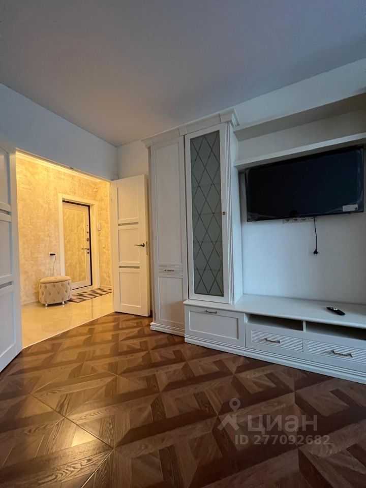 1-комнатная квартира, 42 м² — фотография 2