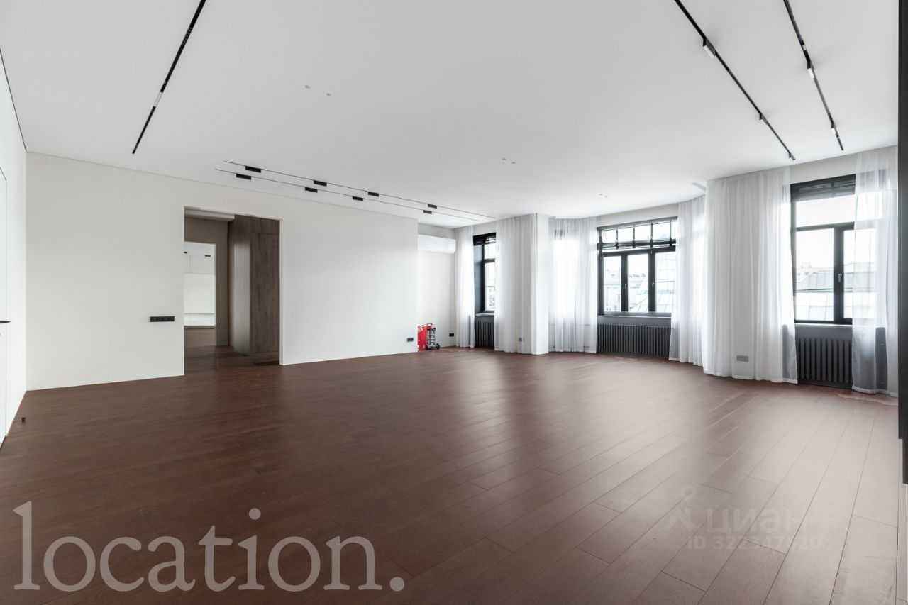 4-комнатная квартира, 250 м² — фотография 2