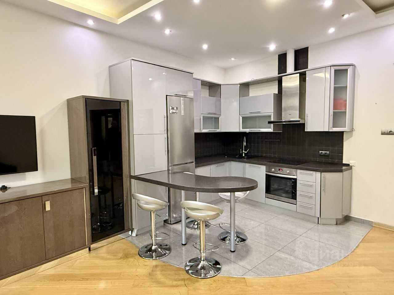 2-комнатная квартира, 85 м² — фотография 3