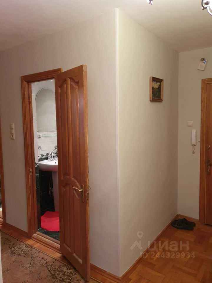 2-комнатная квартира, 56 м² — фотография 2